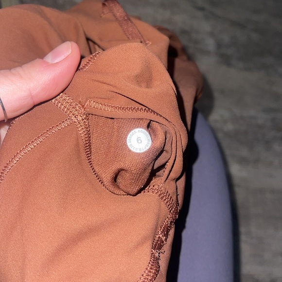 Lululemon Wunder Train Leggings - Picture 5 of 5